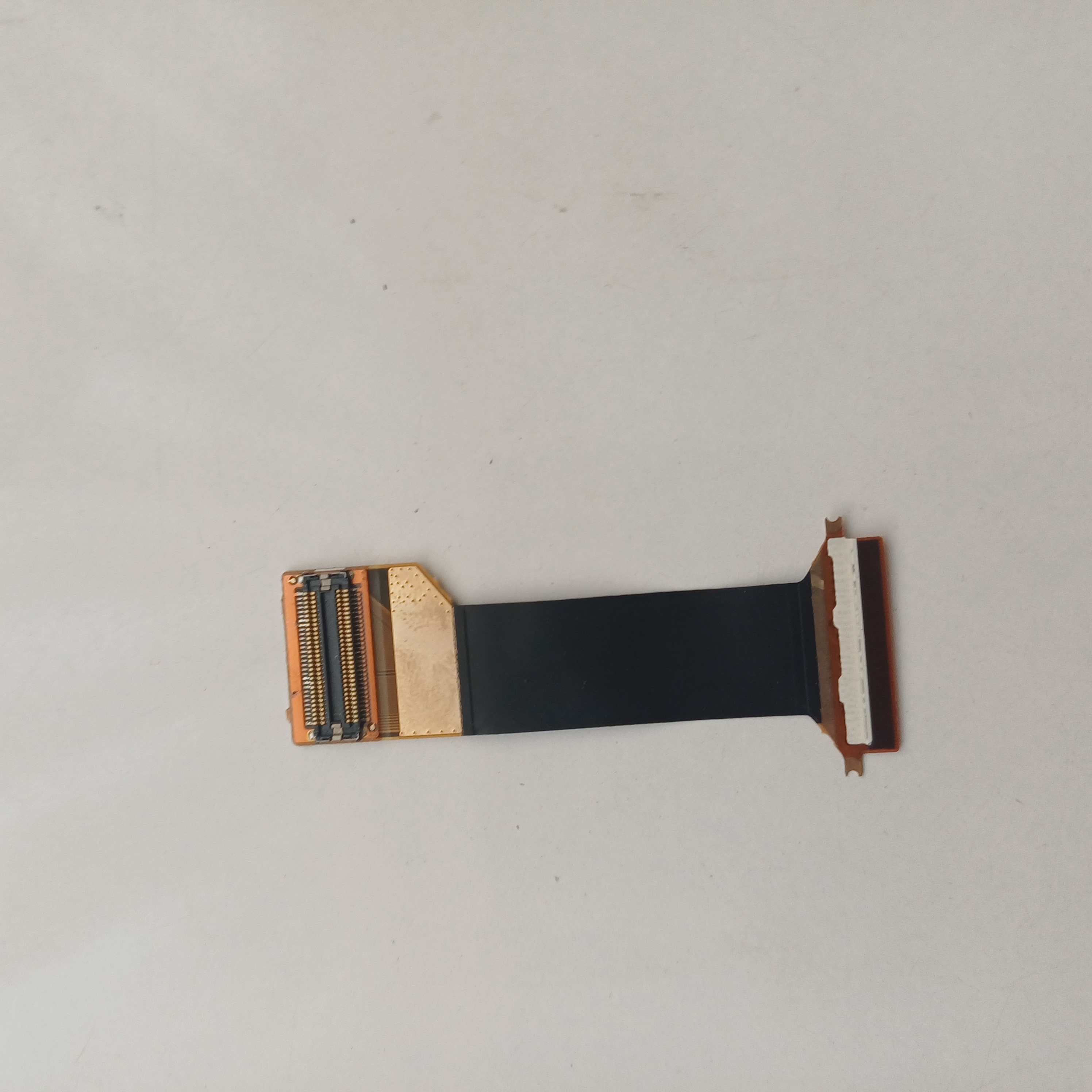 فلت وسط سامسونگ u600