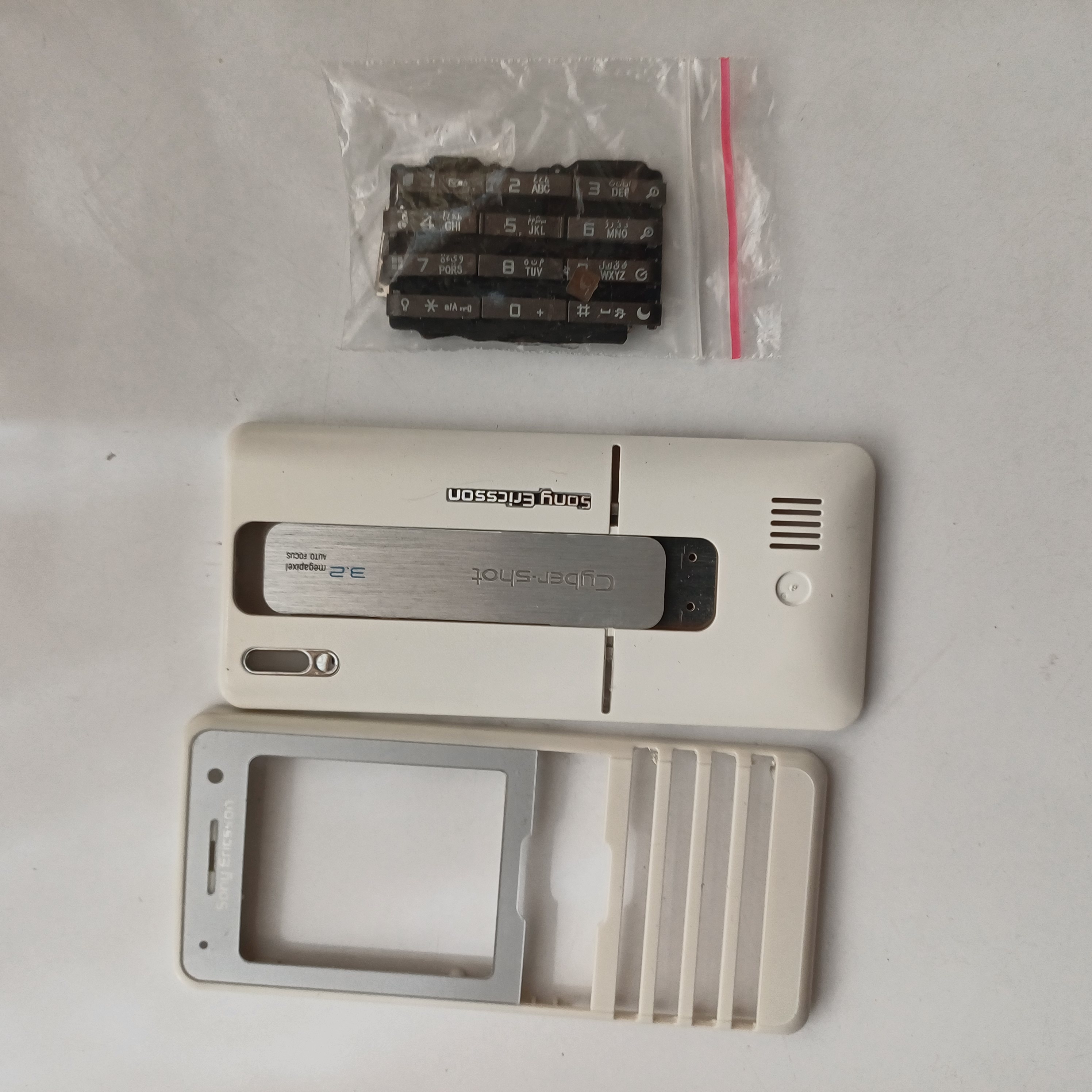 قاب و درب و کیبورد k770i سونی اریکسون